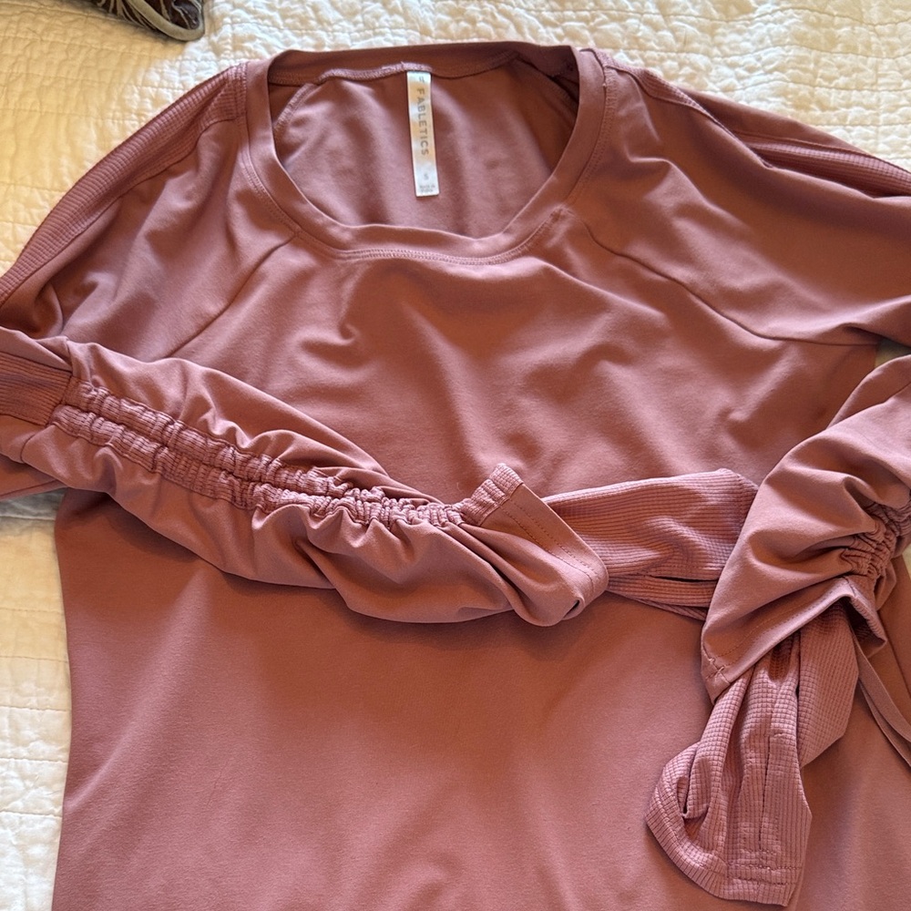 Fabletics Women's Mauve Long Sleeve Top